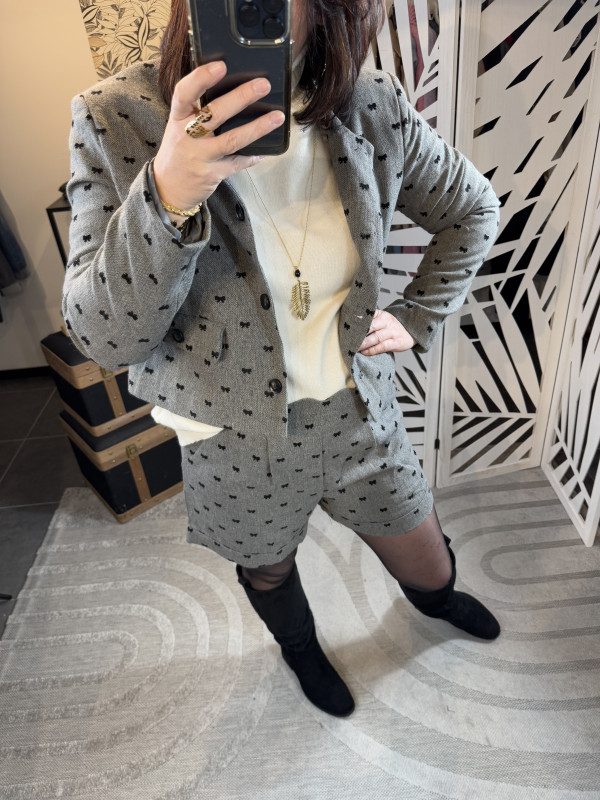Short Noeud Gris  :) 