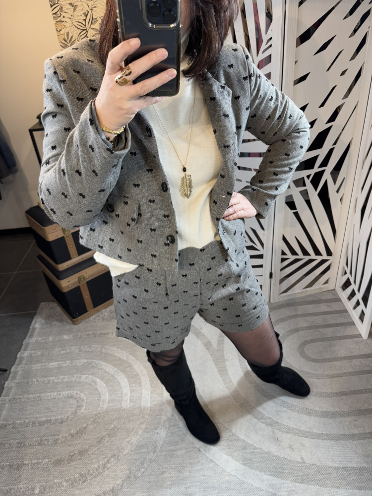 Short Noeud Gris  :) 