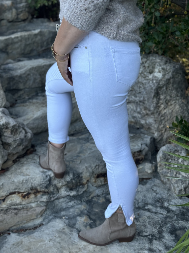 Jean blanc 7/8  :)) 