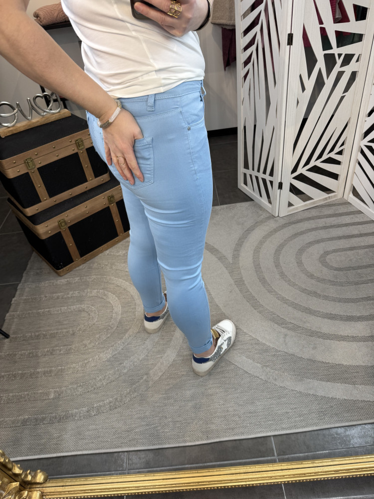 Adrien Bleu ciel :) 