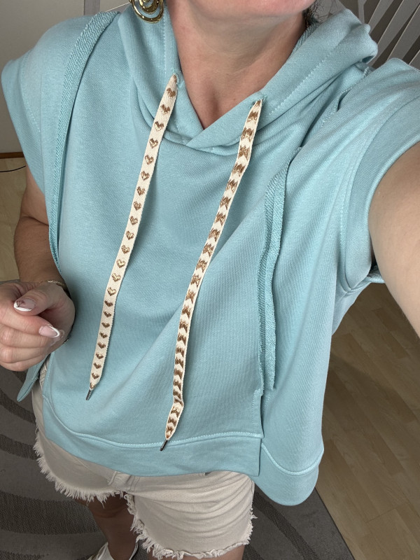 Sweat-shirt sans manche :)) 