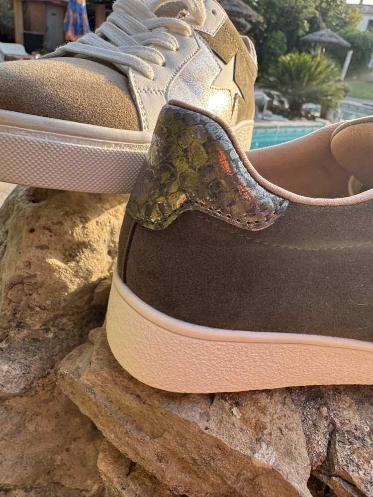 Sneakers kakie et beige :)) 