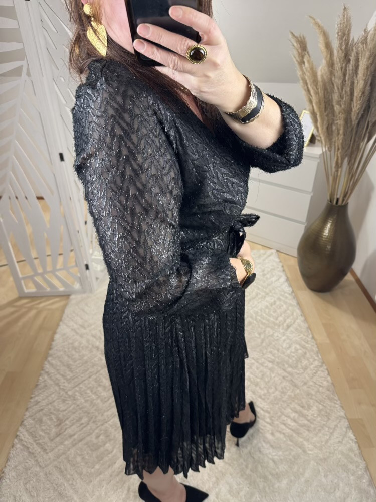Robe noire irisée Carry :) 