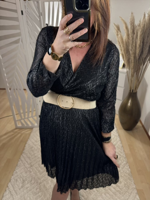 Robe noire irisée Carry :) 