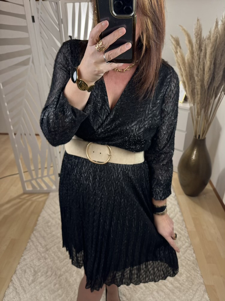 Robe noire irisée Carry :) 