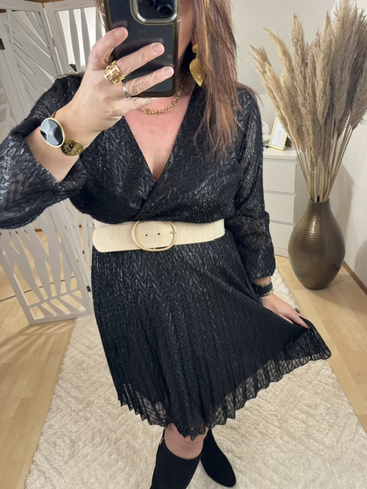 Robe noire irisée Carry :) 