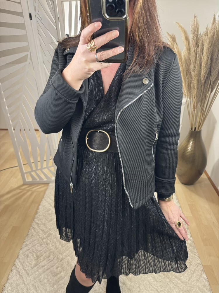 Robe noire irisée Carry :) 