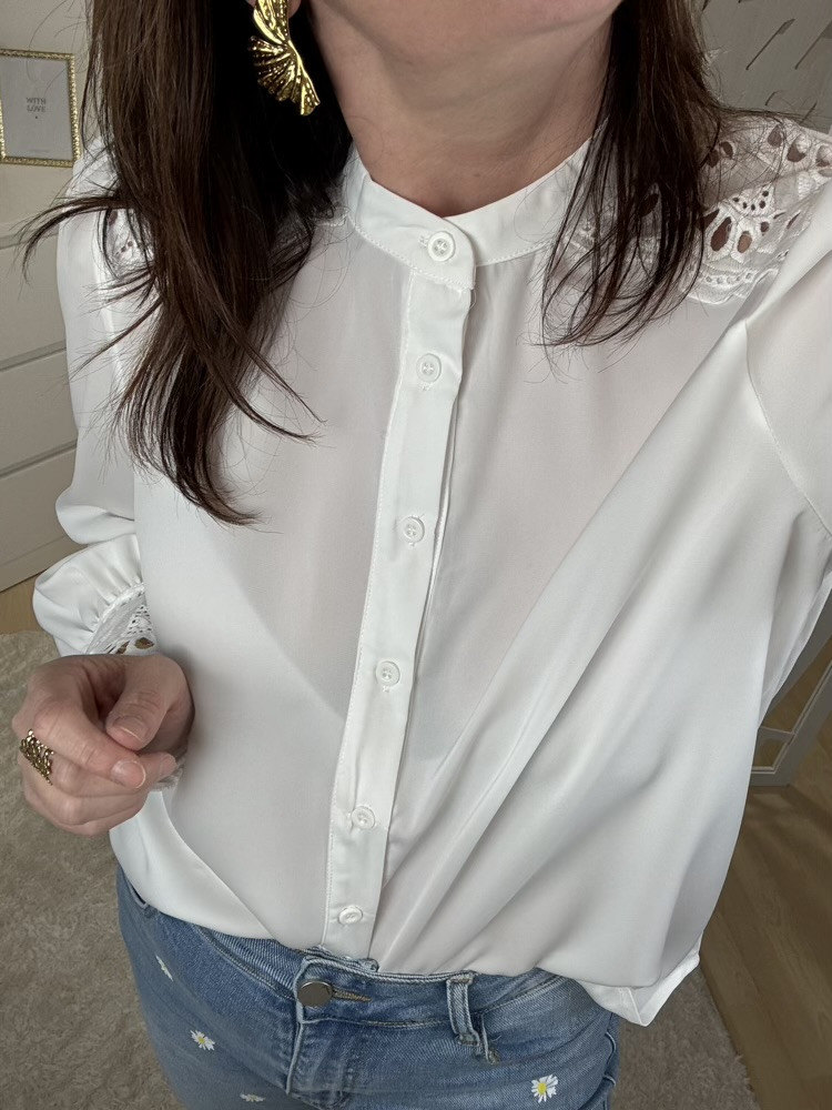 Chemise blanche dentelle :) 
