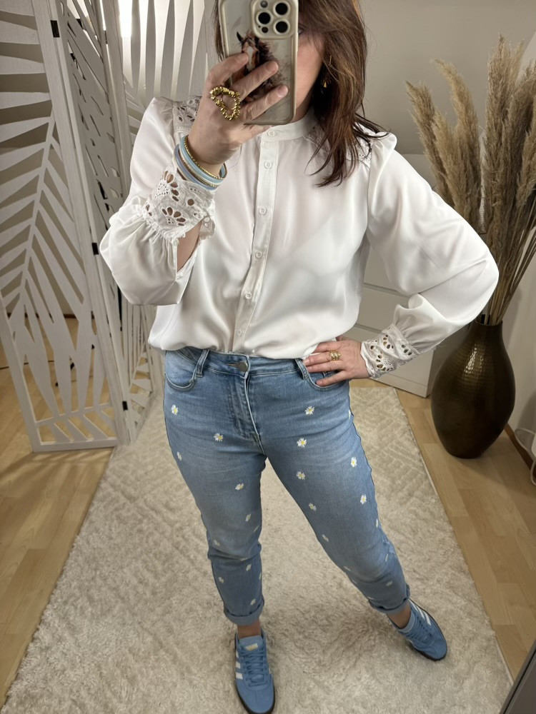 Chemise blanche dentelle :) 