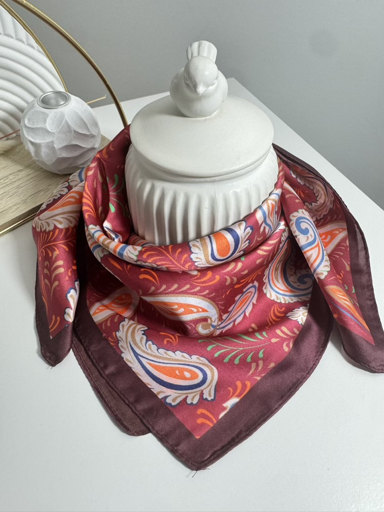 Foulard carré 70*70 motifs Cachemire 