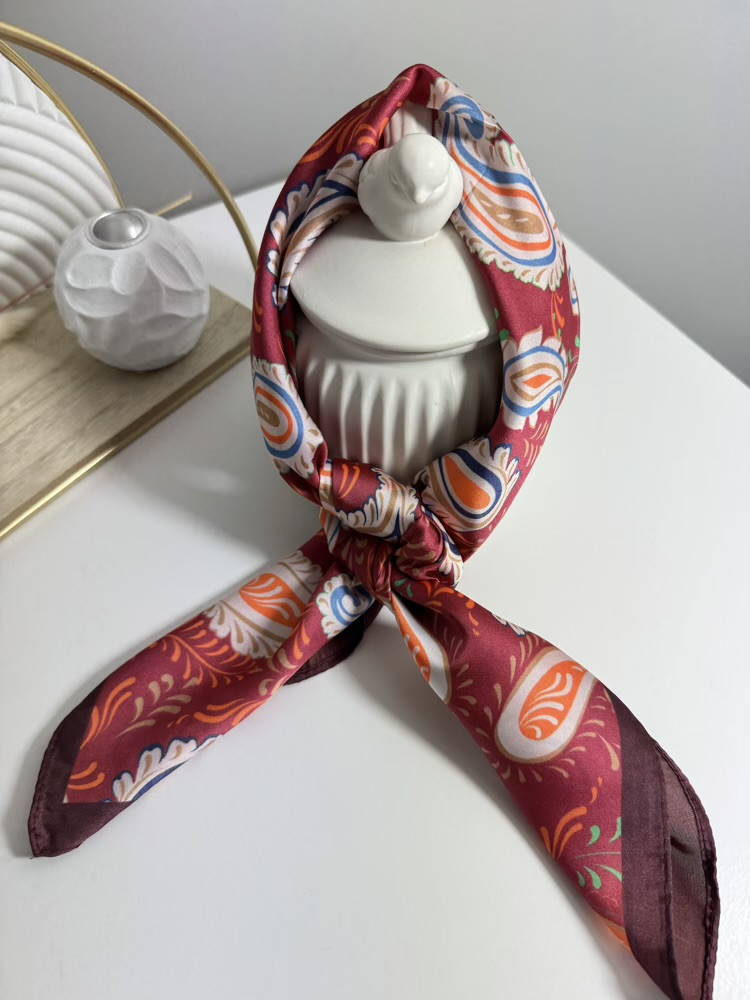 Foulard carré 70*70 motifs Cachemire 
