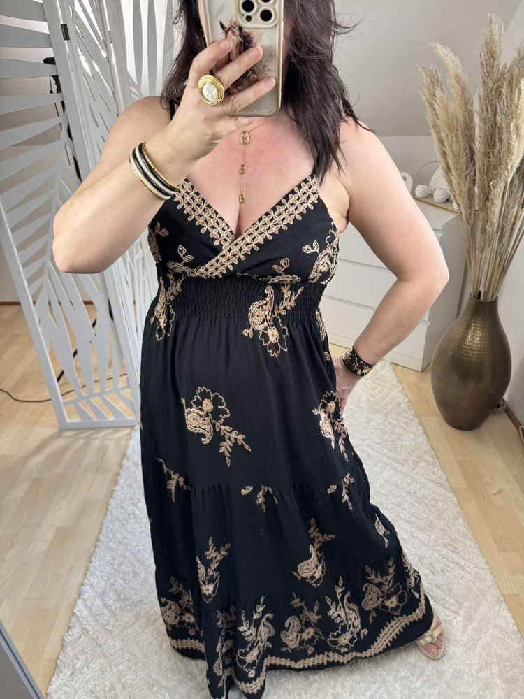 Robe longue brodée fines bretelles 