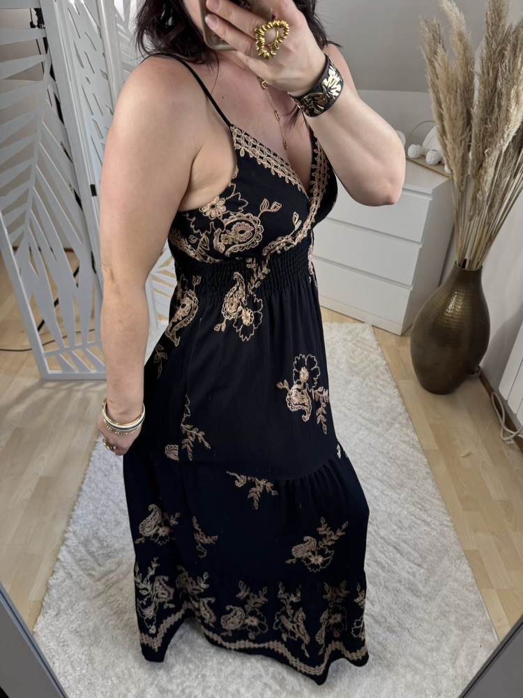 Robe longue brodée fines bretelles 
