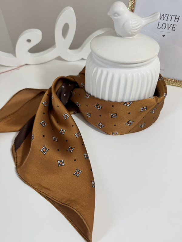 Foulard carré 70*70 chocolat Camel et beige 