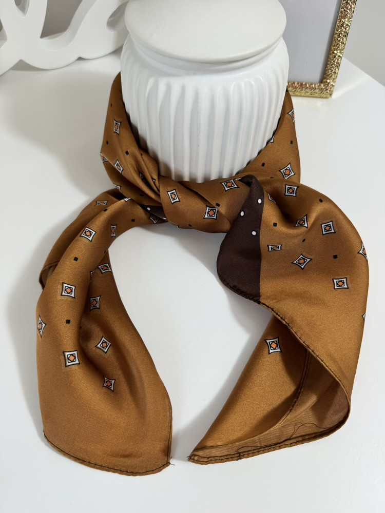 Foulard carré 70*70 chocolat Camel et beige 