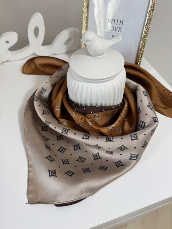 Foulard carré 70*70 chocolat Camel et beige 