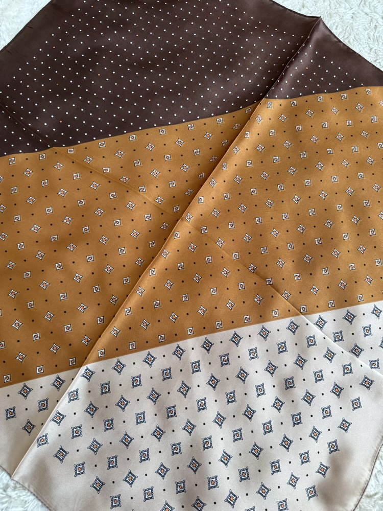 Foulard carré 70*70 chocolat Camel et beige 