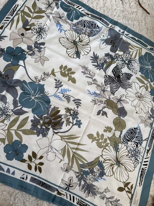 Foulard carré 90*90 fleuri 3 couleurs 
