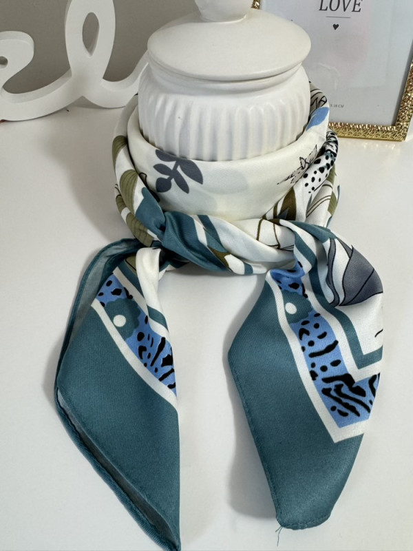Foulard carré 90*90 fleuri 3 couleurs 