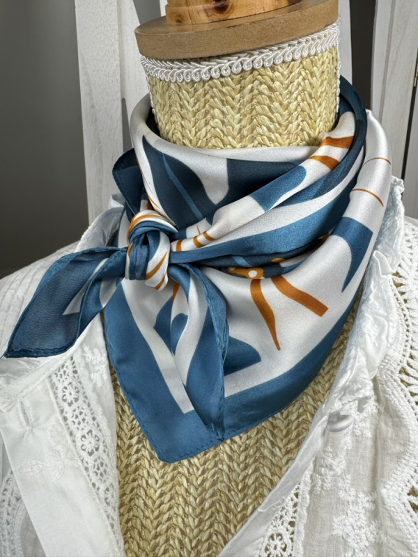 Foulard carré fleuri Rose,Bleu et Jaune 