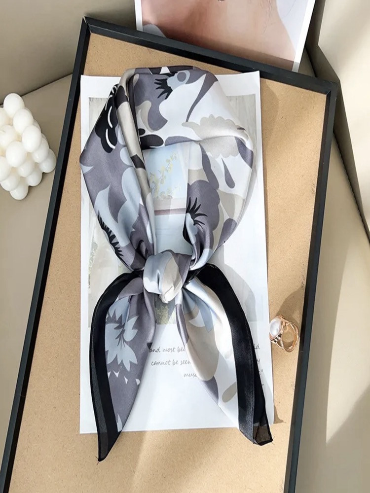Foulard carré 70*70  Fleuri 