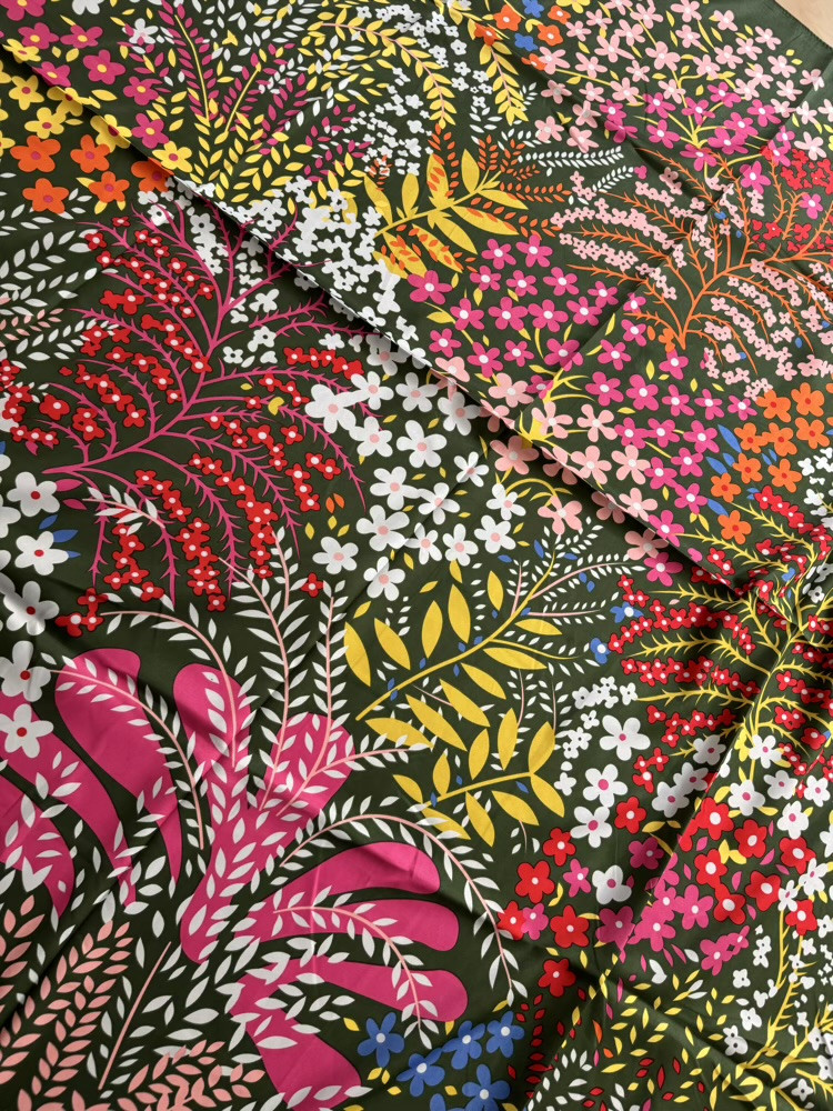 Foulard vert d’eau ou kaki carré 130*130 