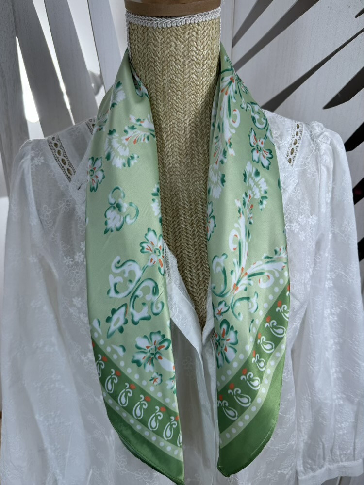 Foulard touché soie 