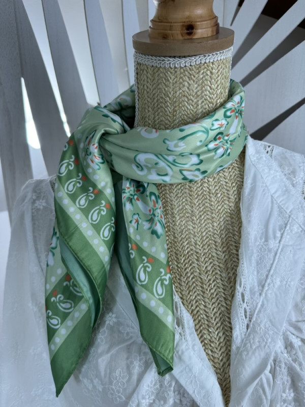 Foulard touché soie 
