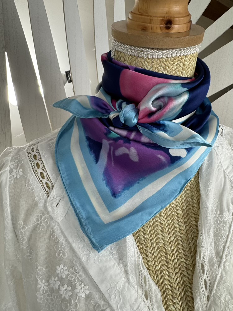 Foulard carré 70*70 bleu roi et Fushia 