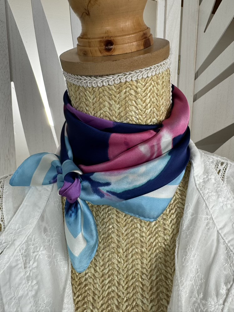 Foulard carré 70*70 bleu roi et Fushia 