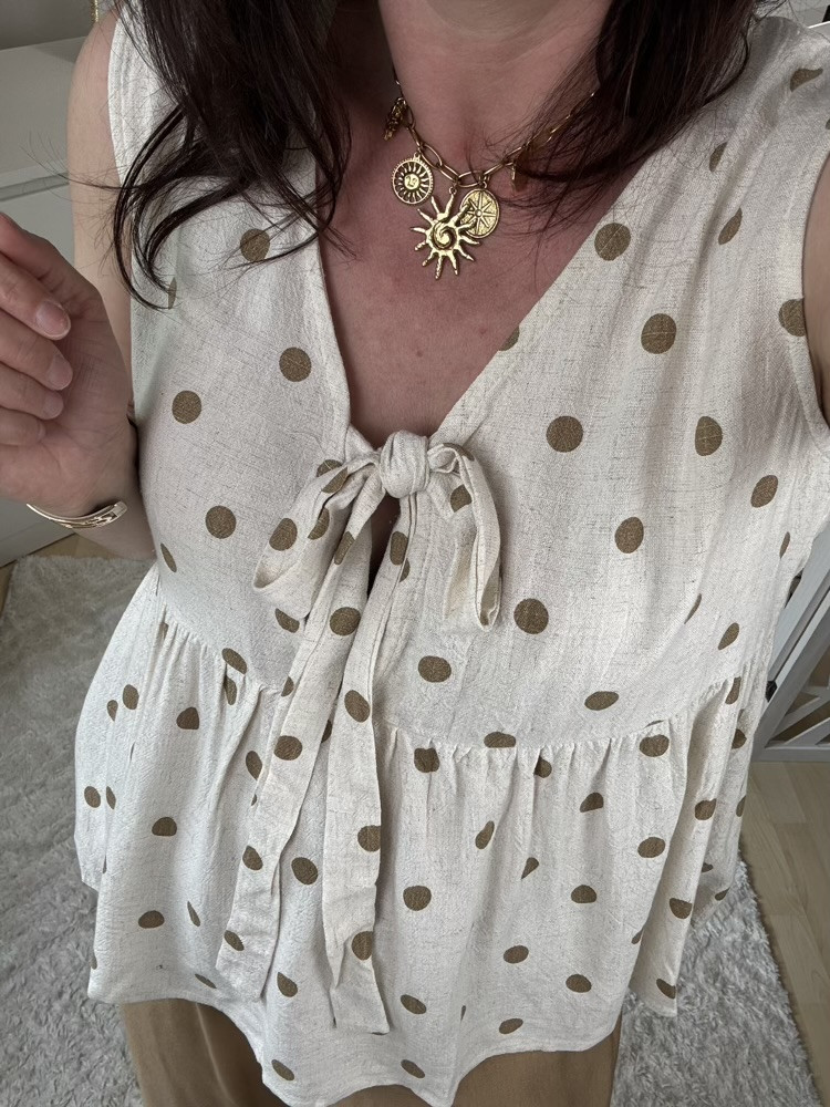 Blouse à pois beige et Camel :) 