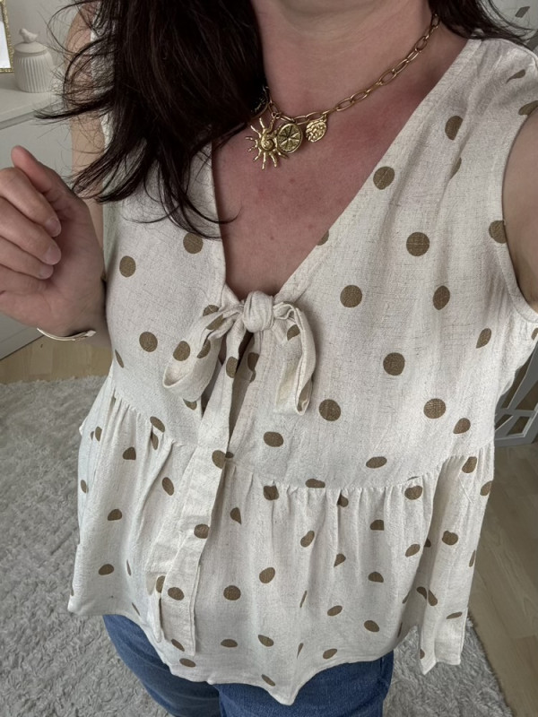 Blouse à pois beige et Camel :) 