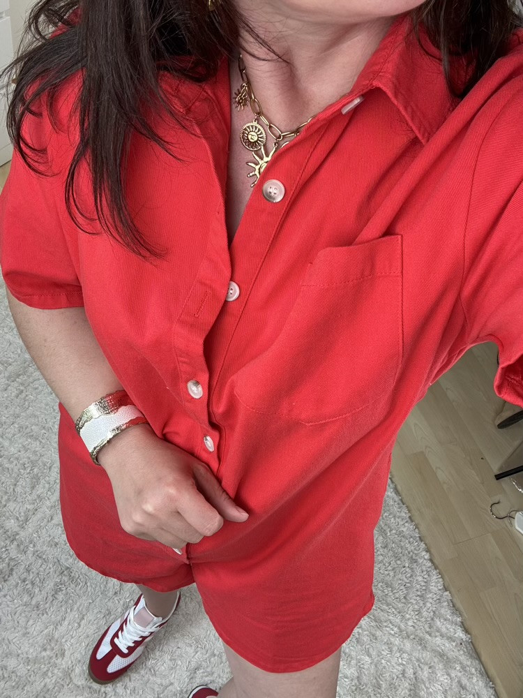 Combishort en jean rouge :) 