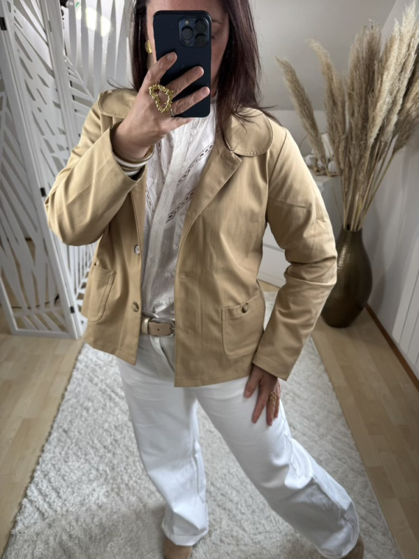 Chemise blanche brodée fleurie Mindy :) 
