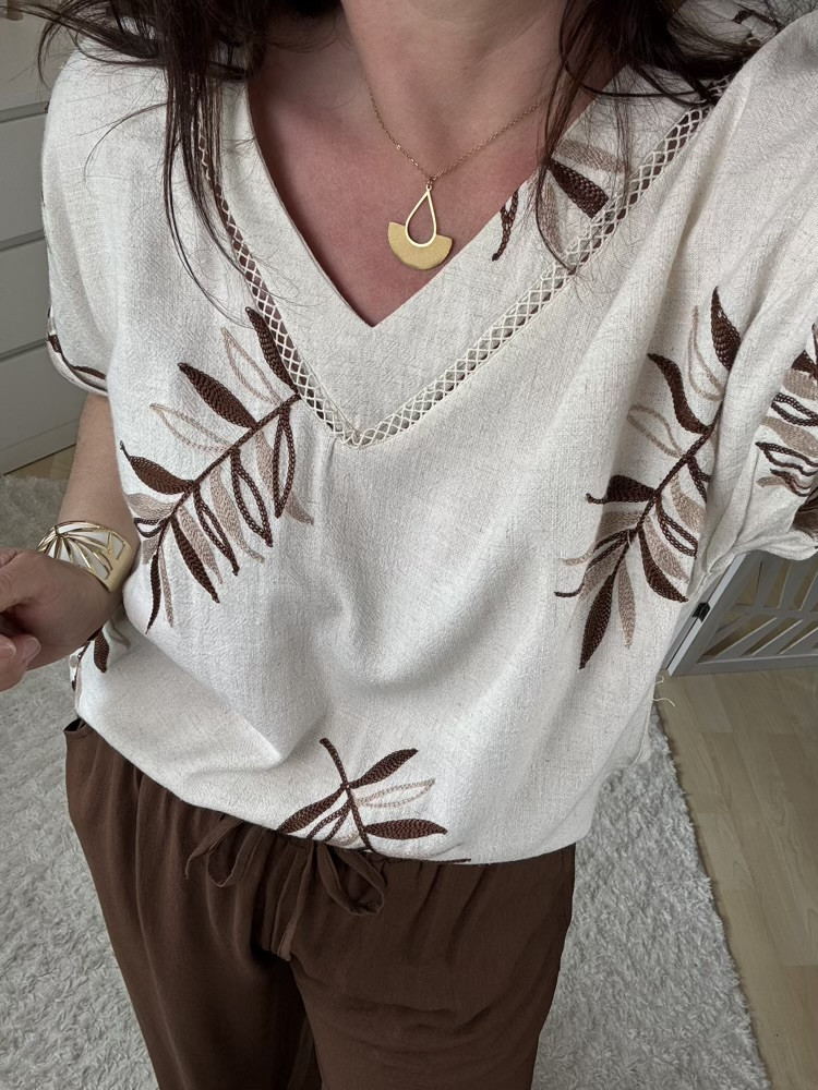 Blouse brodée feuillage :) 