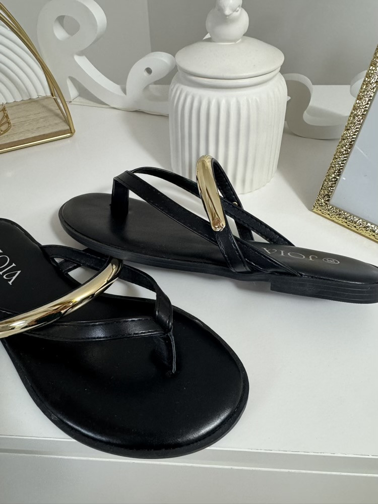 Tongs noires bijou doré 