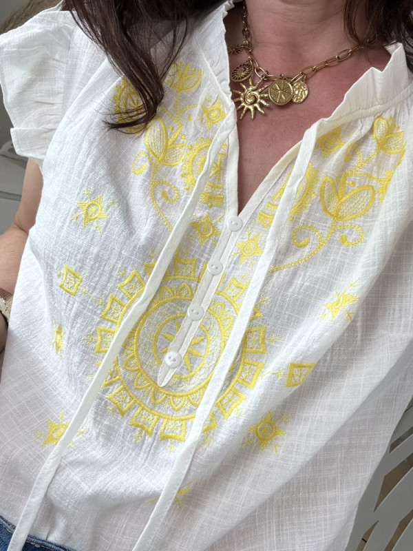 Blouse blanche broderie jaune 