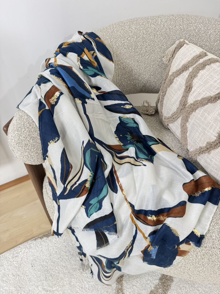 Grande étole à motifs floral et doré 