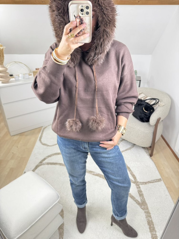 Pull capuche fausse fourrure Lindt 