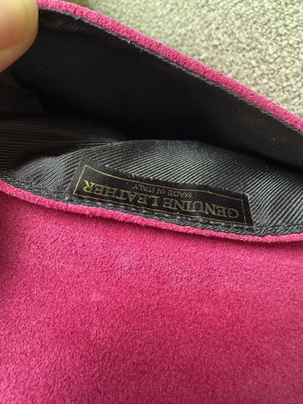 Pochette Téléphone cloutée 