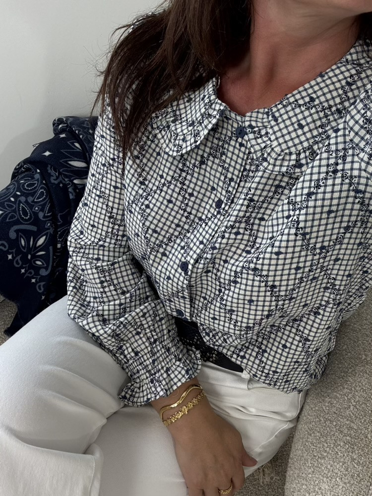 Chemise col Claudine volanté à carreaux 