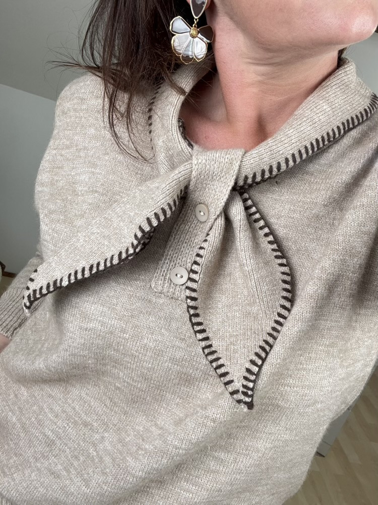 Pull col façon foulard 