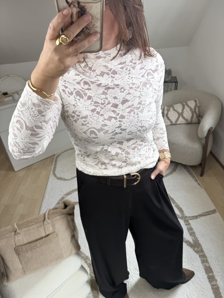 Top dentelle velours noir ou blanc 