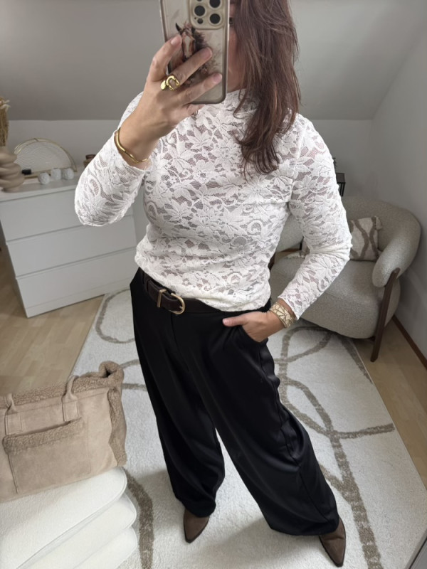 Top dentelle velours noir ou blanc 