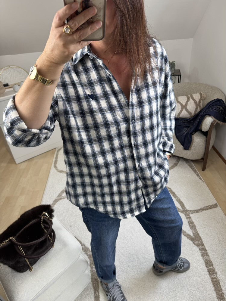 Chemise à carreaux petit cœur brodé 
