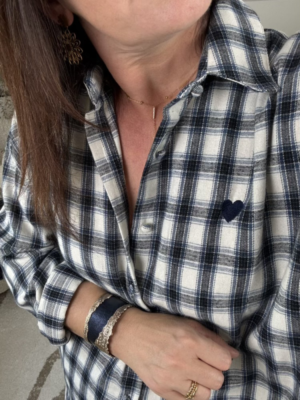 Chemise à carreaux petit cœur brodé 