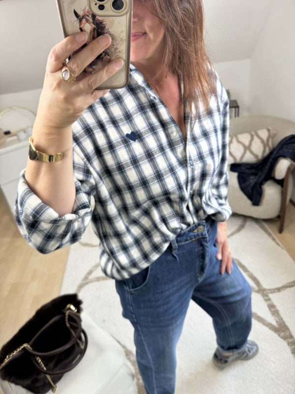 Chemise à carreaux petit cœur brodé 