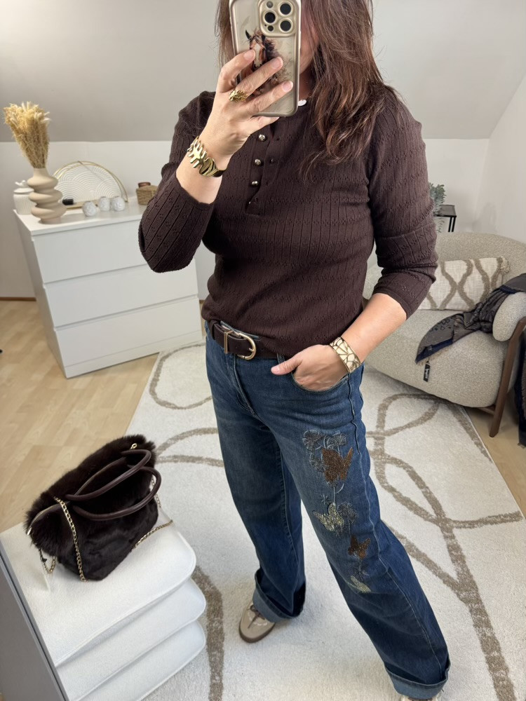Jean large brodé et strass motif papillon 