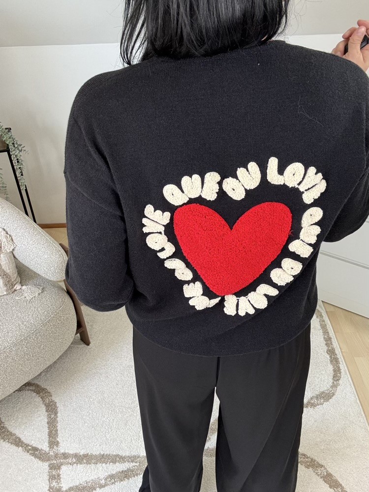 Pull col V motif au dos 