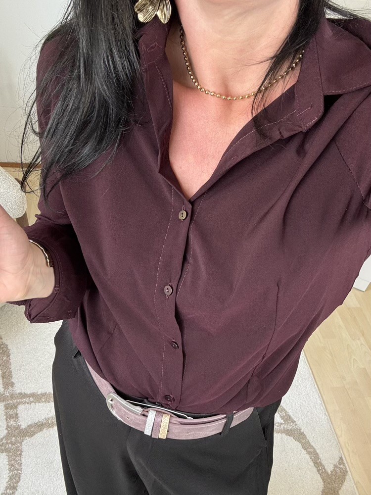 Chemise unie Noire ou violine 